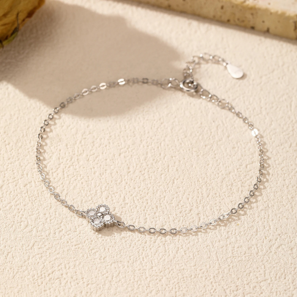 Clover Spark Bracelet