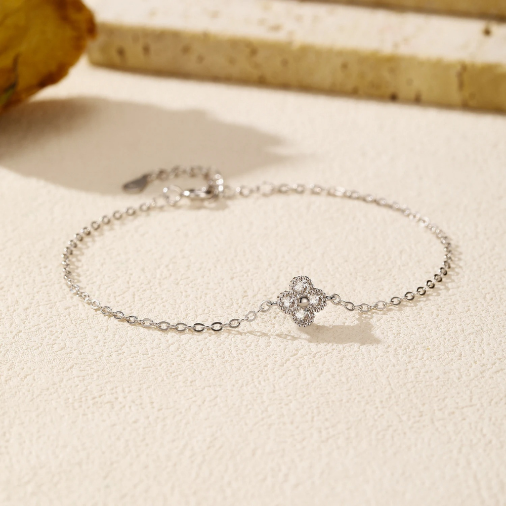 Clover Spark Bracelet