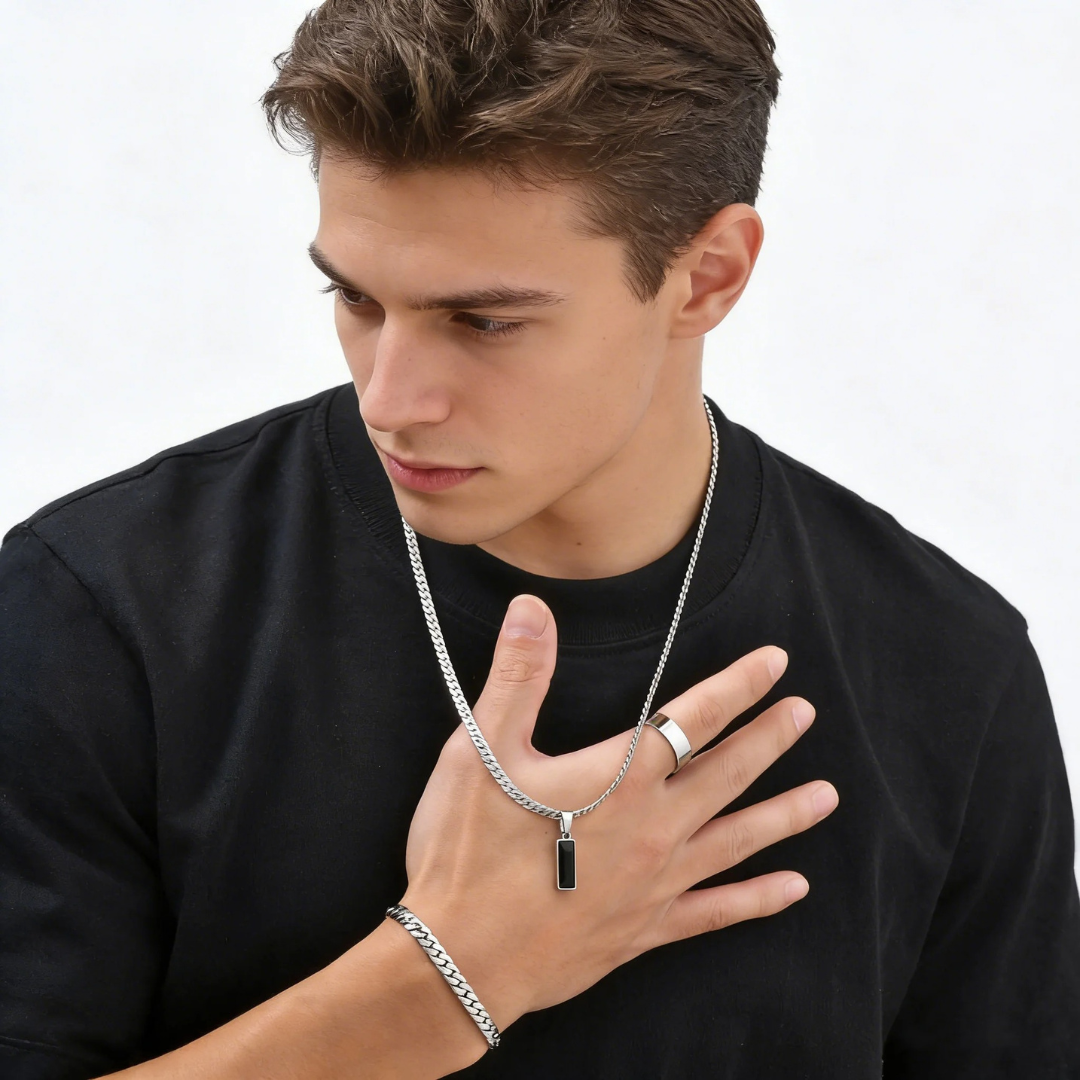 Onyx Blanc Pendant