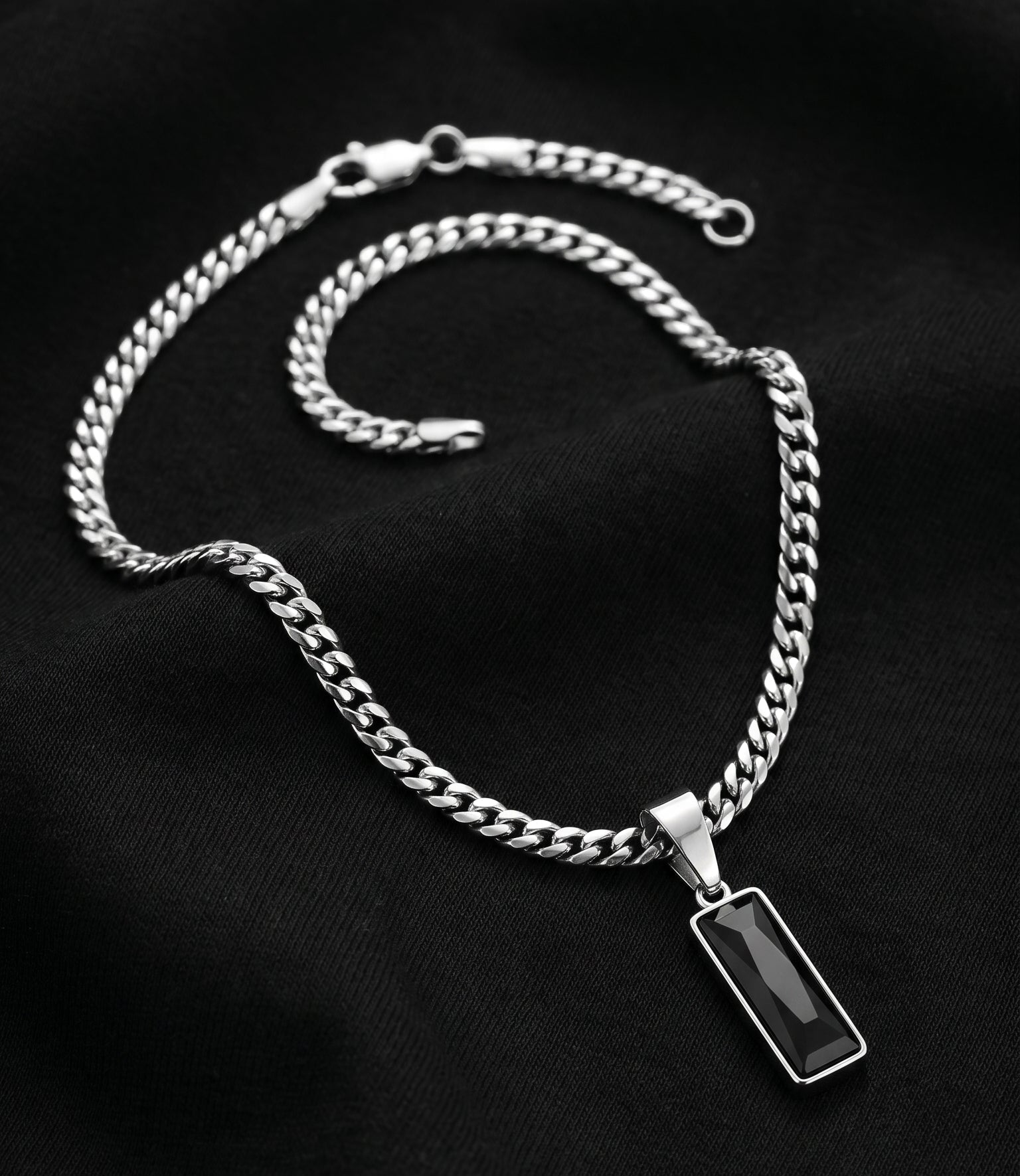 Onyx Blanc Pendant
