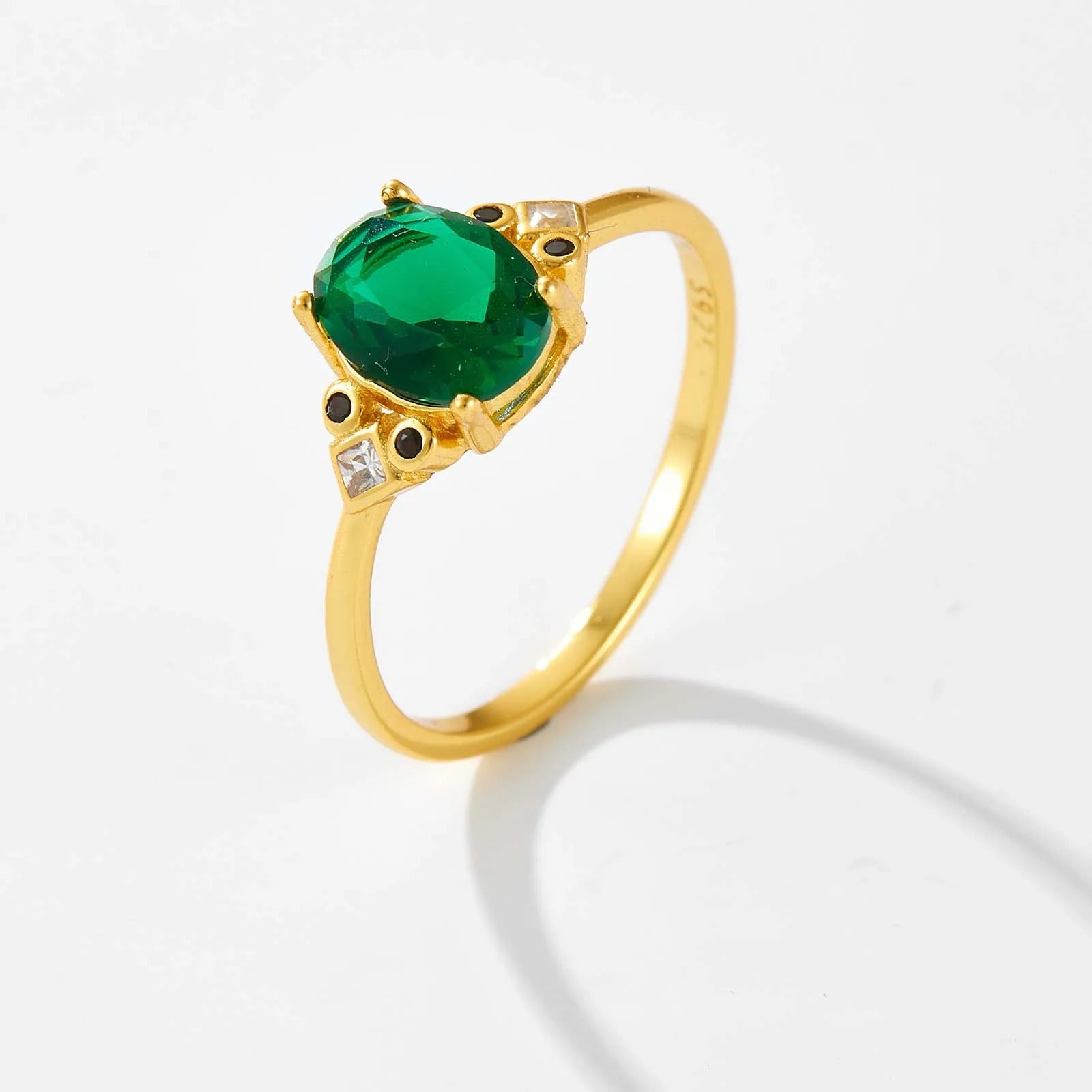 Oval Emerald Ring