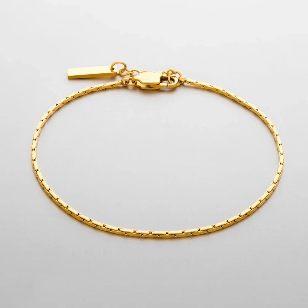 Gold Minimalistic Bracelet