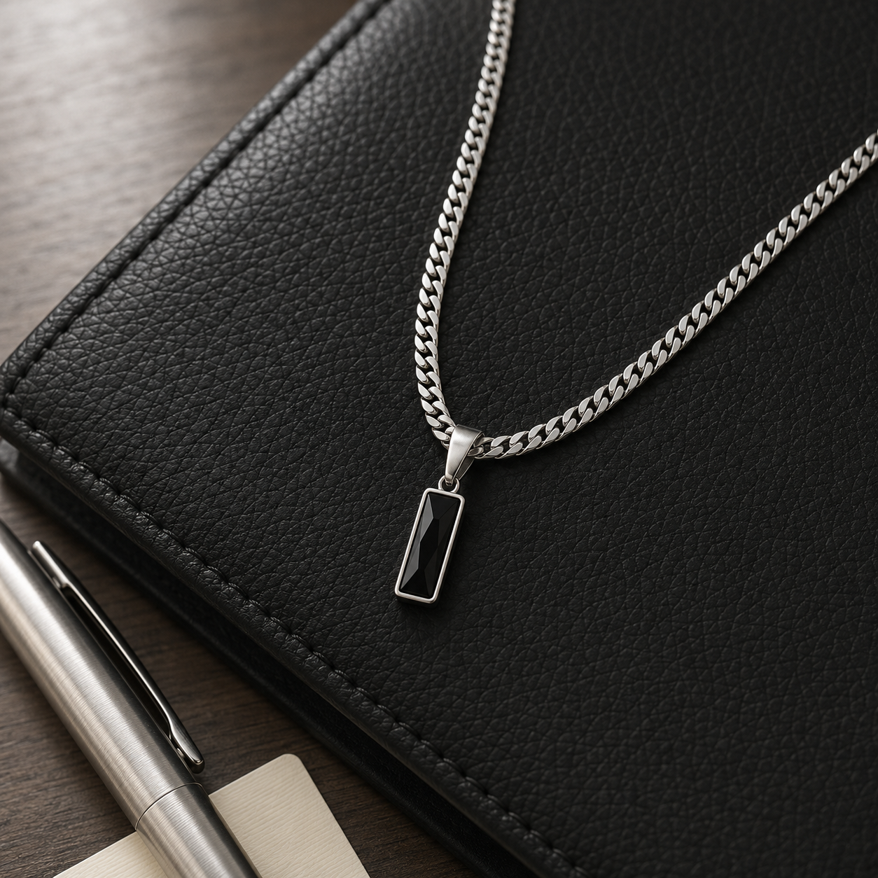 Onyx Blanc Pendant